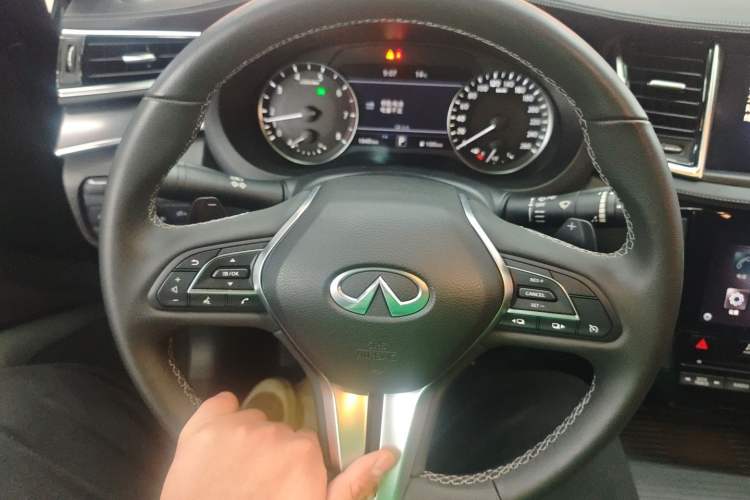 Used Infiniti QX55 2022 2.0T All-Wheel-Drive Ignite Edition Steering Wheel