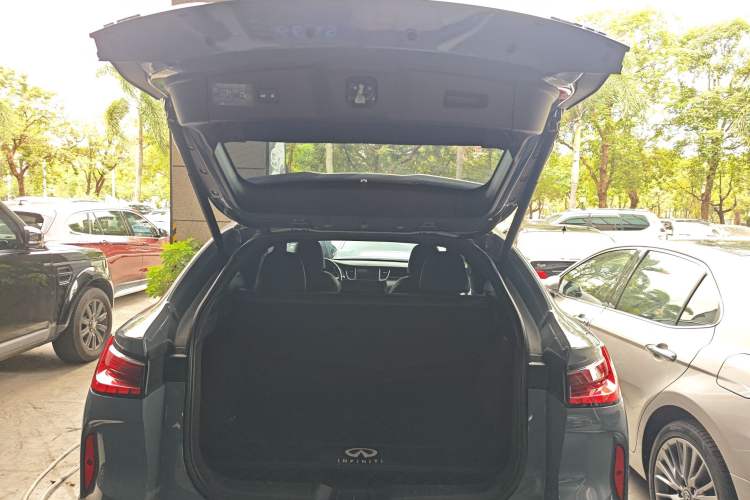 Used Infiniti QX55 2022 2.0T All-Wheel-Drive Ignite Edition Trunk