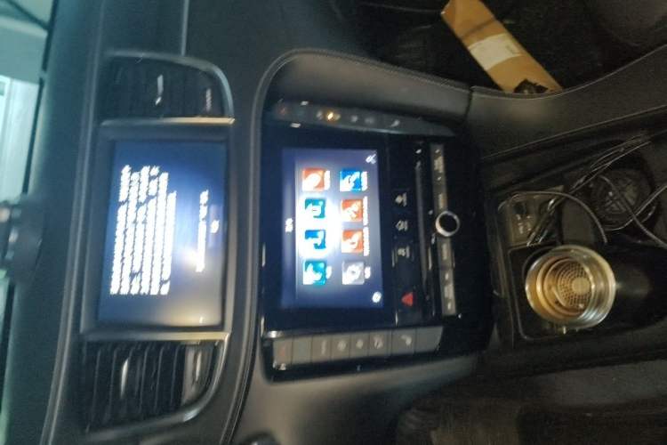 Used Infiniti QX55 2022 2.0T All-Wheel-Drive Ignite Edition Audio And AC Panel