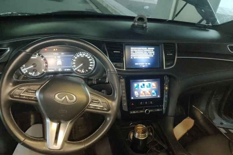 Used Infiniti QX55 2022 2.0T All-Wheel-Drive Ignite Edition Center Console