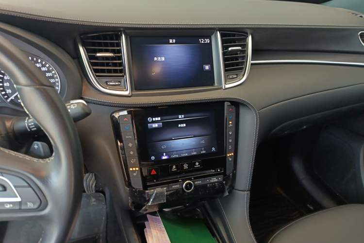 Used Infiniti QX55 2022 2.0T All-Wheel-Drive Ignite Edition Audio And AC Panel