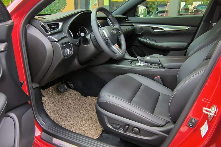 Used Infiniti QX55 2022 2.0T All-Wheel-Drive Ignite Edition Interior 2