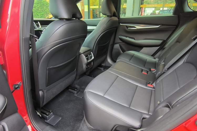 Used Infiniti QX55 2022 2.0T All-Wheel-Drive Ignite Edition Interior 4