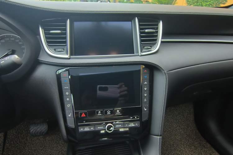 Used Infiniti QX55 2022 2.0T All-Wheel-Drive Ignite Edition Interior 8