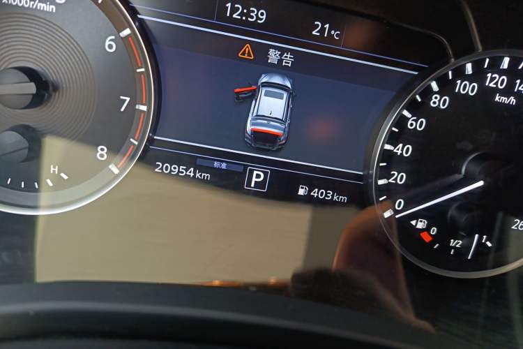 Used Infiniti QX55 2022 2.0T All-Wheel-Drive Ignite Edition Odometer Close Up