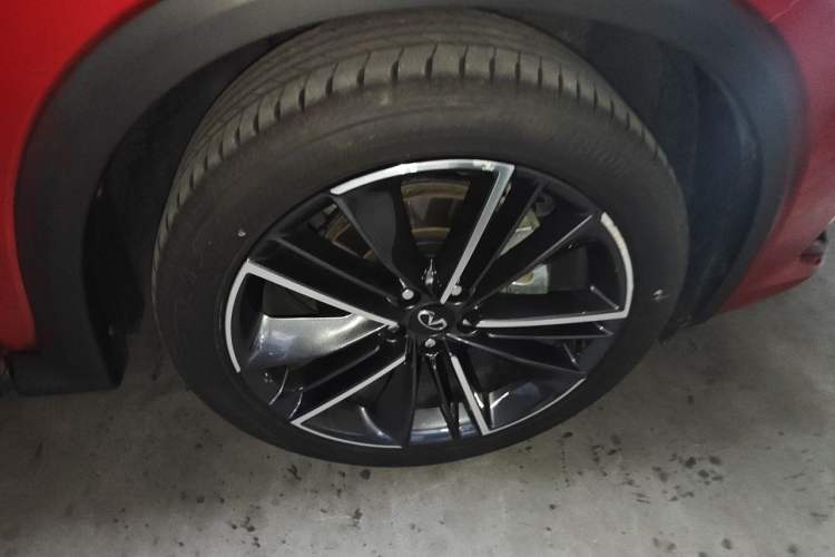Used Infiniti QX55 2022 2.0T All-Wheel-Drive Ignite Edition Right Front Wheel Hub