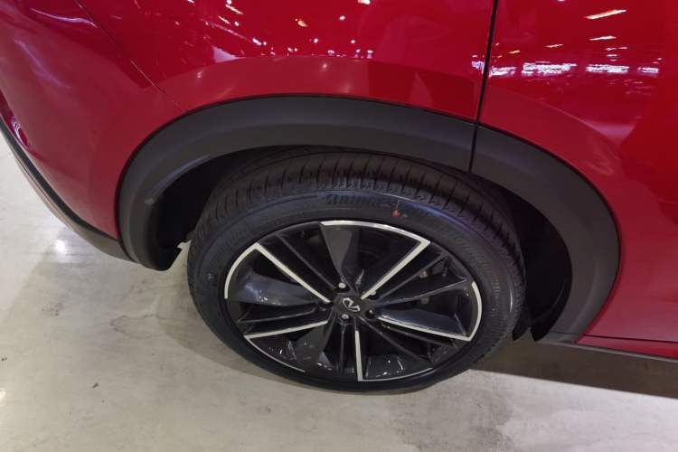 Used Infiniti QX55 2022 2.0T All-Wheel-Drive Luxury Edition Right Rear Wheel Hub