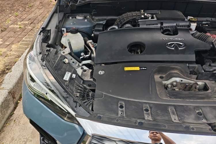 Used Infiniti QX55 2022 2.0T All-Wheel-Drive Ignite Edition Engine Bay Right