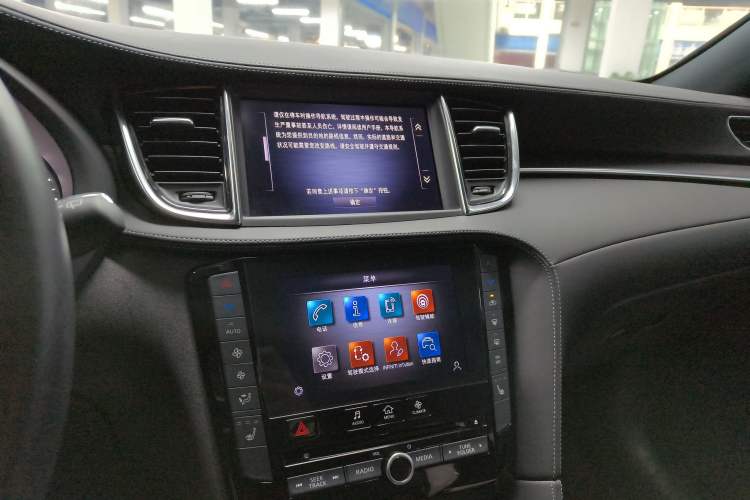 Used Infiniti QX55 2022 2.0T All-Wheel-Drive Ignite Edition Audio And AC Panel
