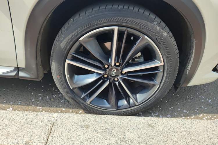 Used Infiniti QX55 2022 2.0T All-Wheel-Drive Ignite Edition Right Front Wheel Hub
