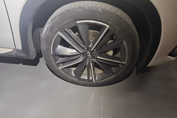 Used Infiniti QX55 2022 2.0T All-Wheel-Drive Ignite Edition Right Front Wheel Hub