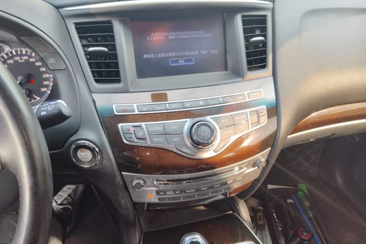 Used Infiniti QX60 2016 2.5 S/C Hybrid Two-Wheel-Drive Excellence Edition China V Standard Audio And AC Panel