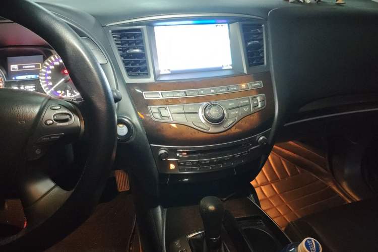 Used Infiniti QX60 2014 2.5 S/C Hybrid All-Wheel-Drive Versatile Edition Audio And AC Panel