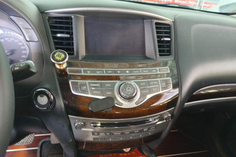 Used Infiniti QX60 2014 2.5 S/C Hybrid All-Wheel-Drive Versatile Edition Audio And AC Panel