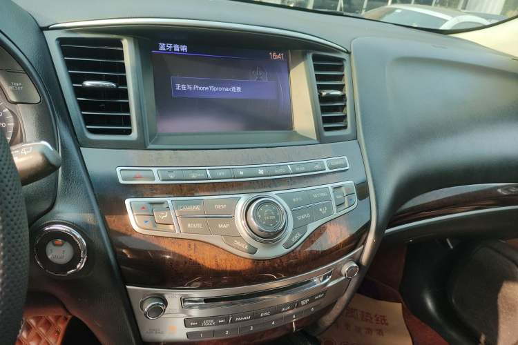 Used Infiniti QX60 2014 2.5 S/C Hybrid Two-Wheel Drive Excellence Edition Audio And AC Panel