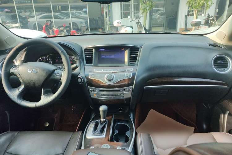 Used Infiniti QX60 2014 2.5 S/C Hybrid Two-Wheel Drive Excellence Edition Center Console