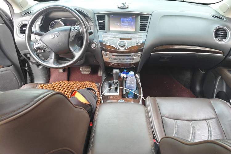 Used Infiniti QX60 2014 3.5L Four-Wheel Drive All-Terrain Version Center Console