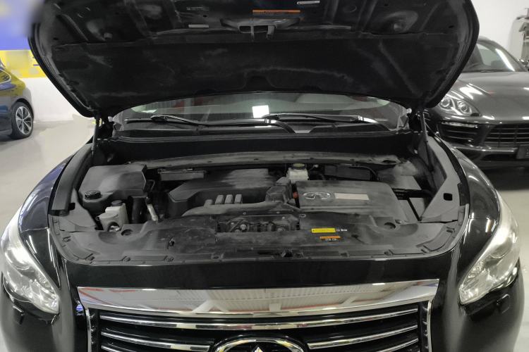 Used Infiniti QX60 2014 2.5 S/C Hybrid Two-Wheel Drive Excellence Edition Engine Bay