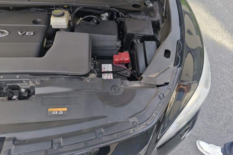 Used Infiniti QX60 2014 3.5L Four-Wheel Drive All-Terrain Version Engine Bay Left
