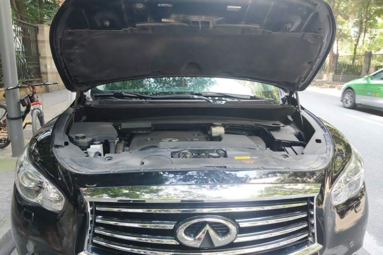 Used Infiniti QX60  Engine Bay