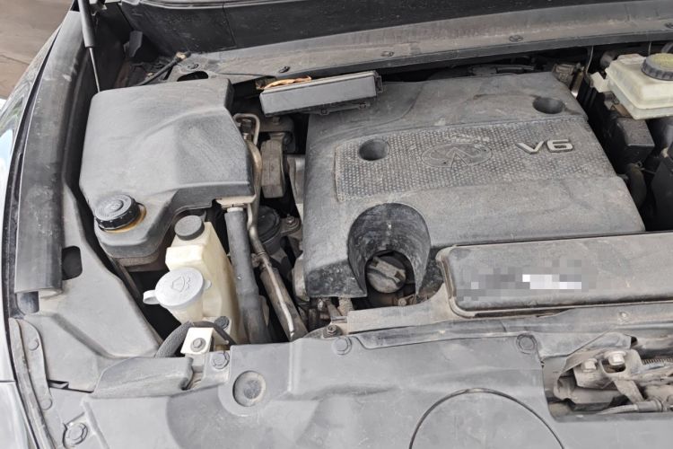 Used Infiniti QX60 2014 3.5L Two-Wheel Drive Excellence Edition Engine Bay Right