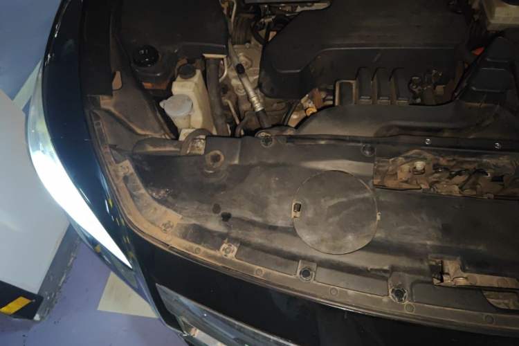 Used Infiniti QX60 2014 2.5 S/C Hybrid Two-Wheel Drive Excellence Edition Engine Bay Right