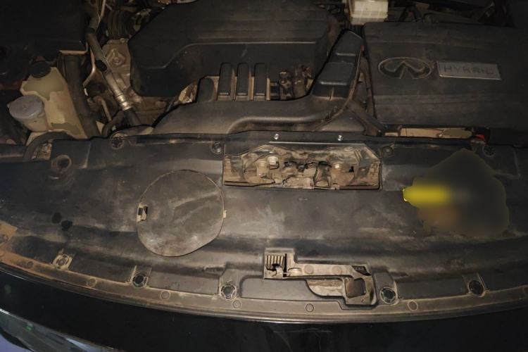 Used Infiniti QX60 2014 2.5 S/C Hybrid Two-Wheel Drive Excellence Edition Engine Bay