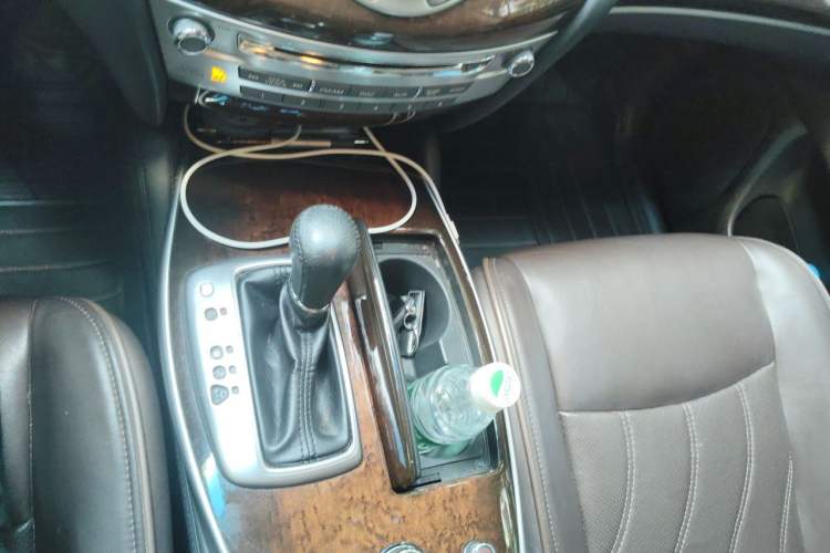 Used Infiniti QX60  Gear Lever
