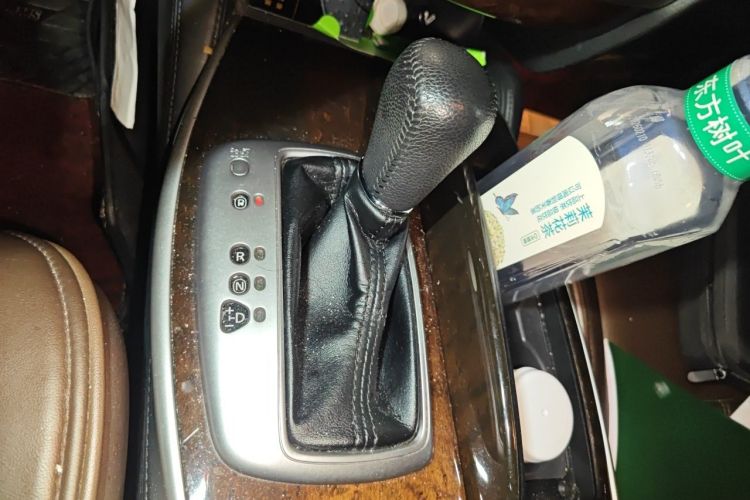 Used Infiniti QX60 2014 2.5 S/C Hybrid Two-Wheel Drive Excellence Edition Gear Lever