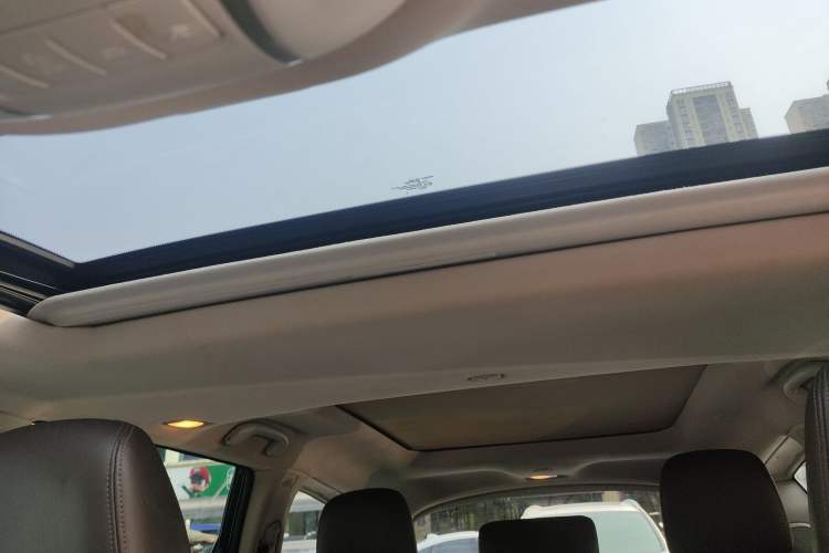 Used Infiniti QX60 2014 2.5 S/C Hybrid Two-Wheel Drive Excellence Edition Headliner