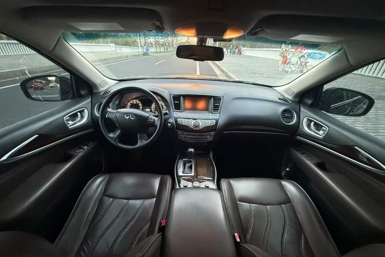 Used Infiniti QX60 2014 2.5 S/C Hybrid Two-Wheel Drive Excellence Edition Instrument Cluster