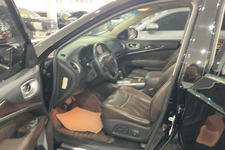 Used Infiniti QX60 2014 2.5 S/C Hybrid Two-Wheel Drive Excellence Edition Interior 2