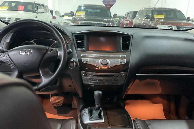 Used Infiniti QX60 2014 2.5 S/C Hybrid Two-Wheel Drive Excellence Edition Interior 3