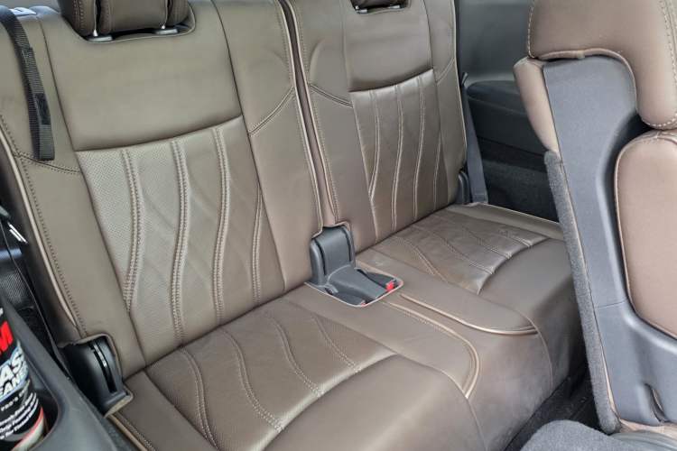 Used Infiniti QX60 2014 2.5 S/C Hybrid Two-Wheel Drive Excellence Edition Interior 6