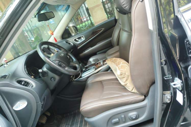 Used Infiniti QX60  Left Front Seat