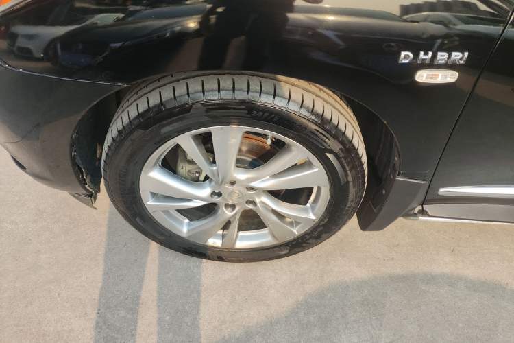 Used Infiniti QX60 2014 2.5 S/C Hybrid Two-Wheel Drive Excellence Edition Left Front Wheel Hub