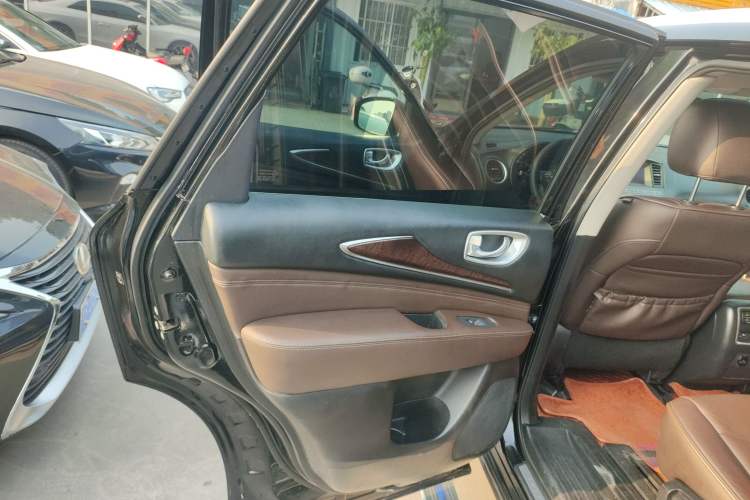 Used Infiniti QX60 2014 2.5 S/C Hybrid Two-Wheel Drive Excellence Edition Left Rear Door Interior
