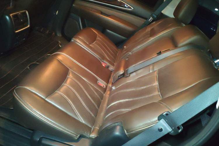 Used Infiniti QX60 2014 2.5 S/C Hybrid All-Wheel-Drive Versatile Edition Left Rear Seat
