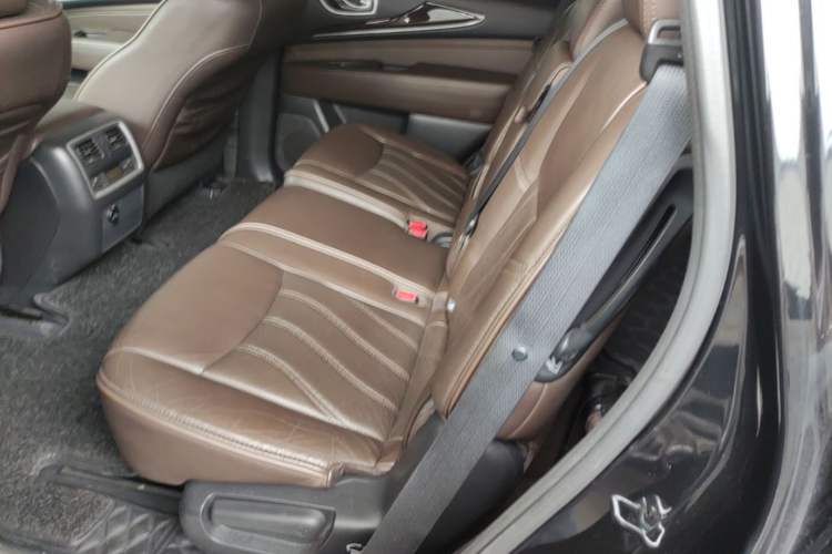 Used Infiniti QX60 2014 2.5 S/C Hybrid Two-Wheel Drive Excellence Edition Left Rear Seat