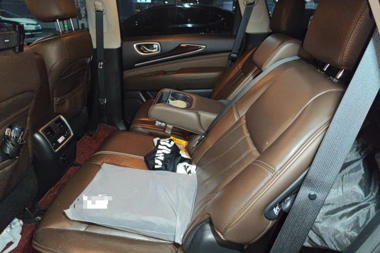 Used Infiniti QX60 2014 2.5 S/C Hybrid Two-Wheel Drive Excellence Edition Left Rear Seat