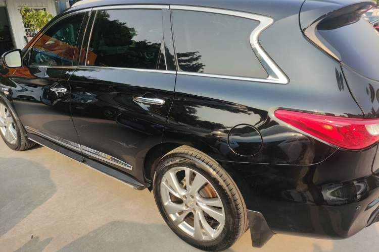 Used Infiniti QX60 2014 2.5 S/C Hybrid Two-Wheel Drive Excellence Edition Left Side