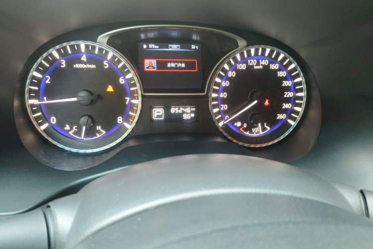 Used Infiniti QX60  Odometer Close Up