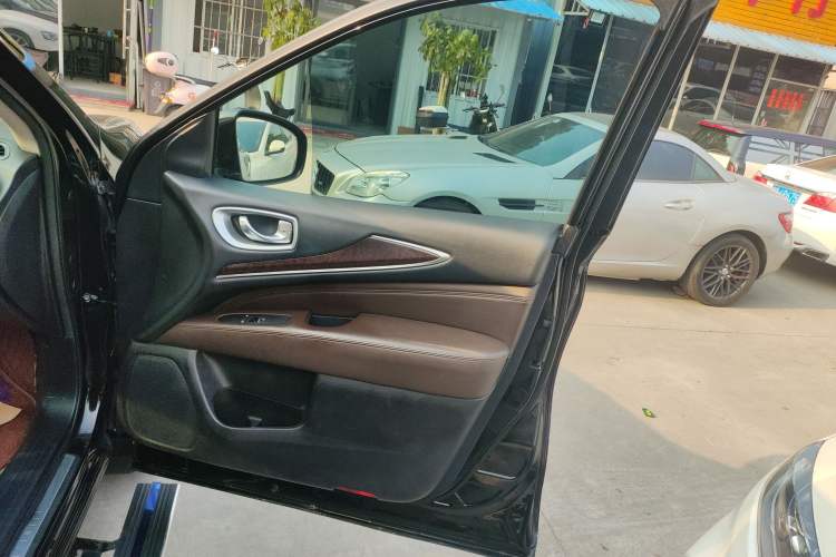 Used Infiniti QX60 2014 2.5 S/C Hybrid Two-Wheel Drive Excellence Edition Right Front Door Interior