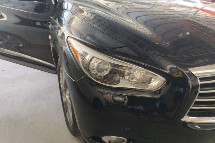 Used Infiniti QX60 2014 2.5 S/C Hybrid All-Wheel-Drive Versatile Edition Right Front Headlight