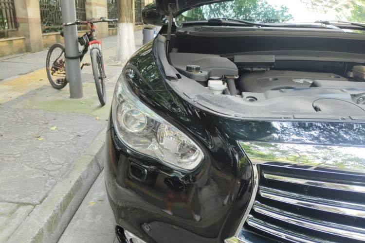 Used Infiniti QX60  Right Front Headlight