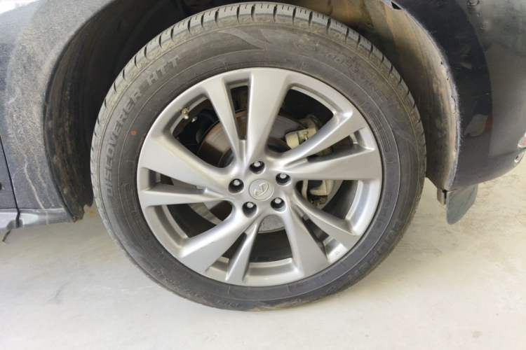 Used Infiniti QX60 2014 2.5 S/C Hybrid All-Wheel-Drive Versatile Edition Right Front Wheel Hub