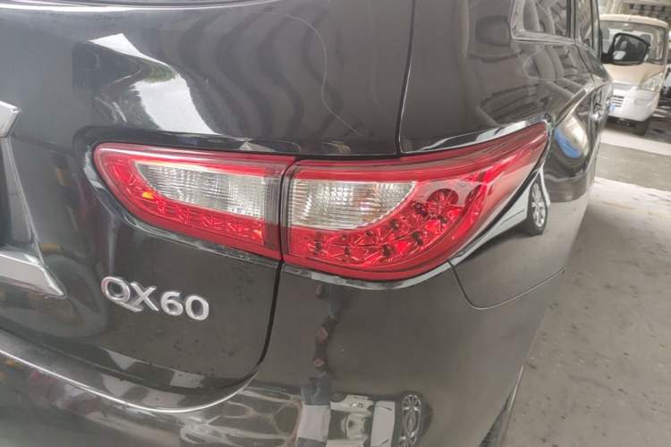 Used Infiniti QX60 2014 2.5 S/C Hybrid Two-Wheel Drive Excellence Edition Right Rear Taillight