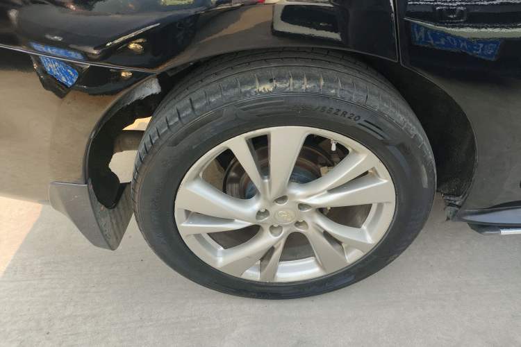 Used Infiniti QX60 2014 2.5 S/C Hybrid Two-Wheel Drive Excellence Edition Right Rear Wheel Hub