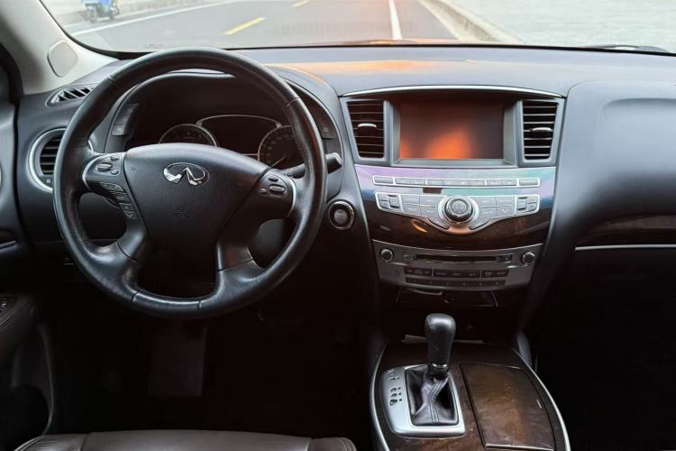Used Infiniti QX60 2014 2.5 S/C Hybrid Two-Wheel Drive Excellence Edition Steering Wheel