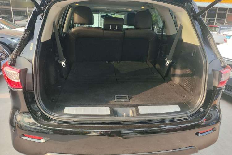 Used Infiniti QX60 2014 2.5 S/C Hybrid Two-Wheel Drive Excellence Edition Trunk